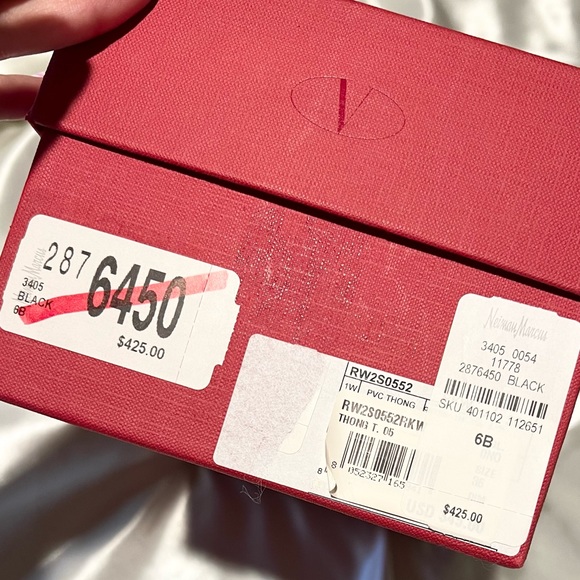 ❌ SOLD ❌ Valentino Garavani Rubber Rockstud Thong Size 36 - Picture 4 of 7